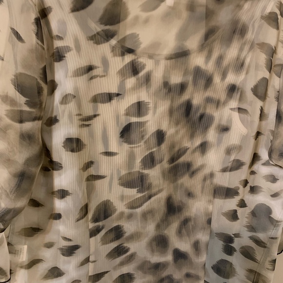 NICOLA Top, 2 pieces, attached cami and lightweight, sheer open front cover up - Picture 9 of 16